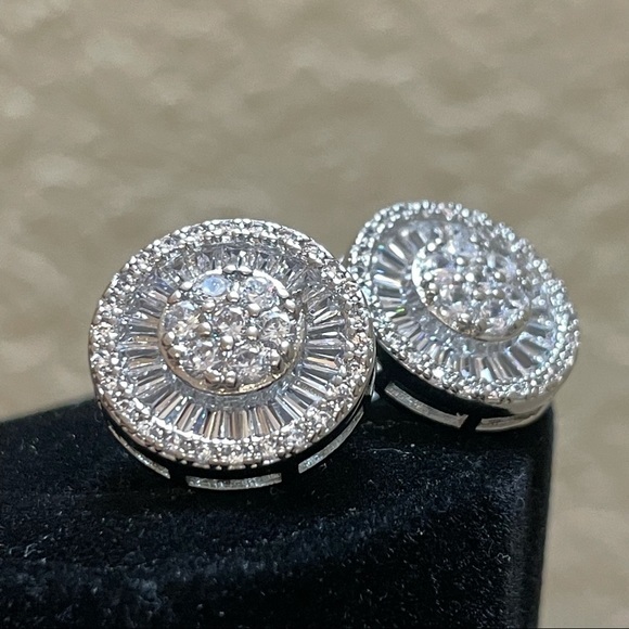 925 Sterling Silver Baguette Diamond Flower Circle‎ Wheel Elegant Earrings - Picture 3 of 9